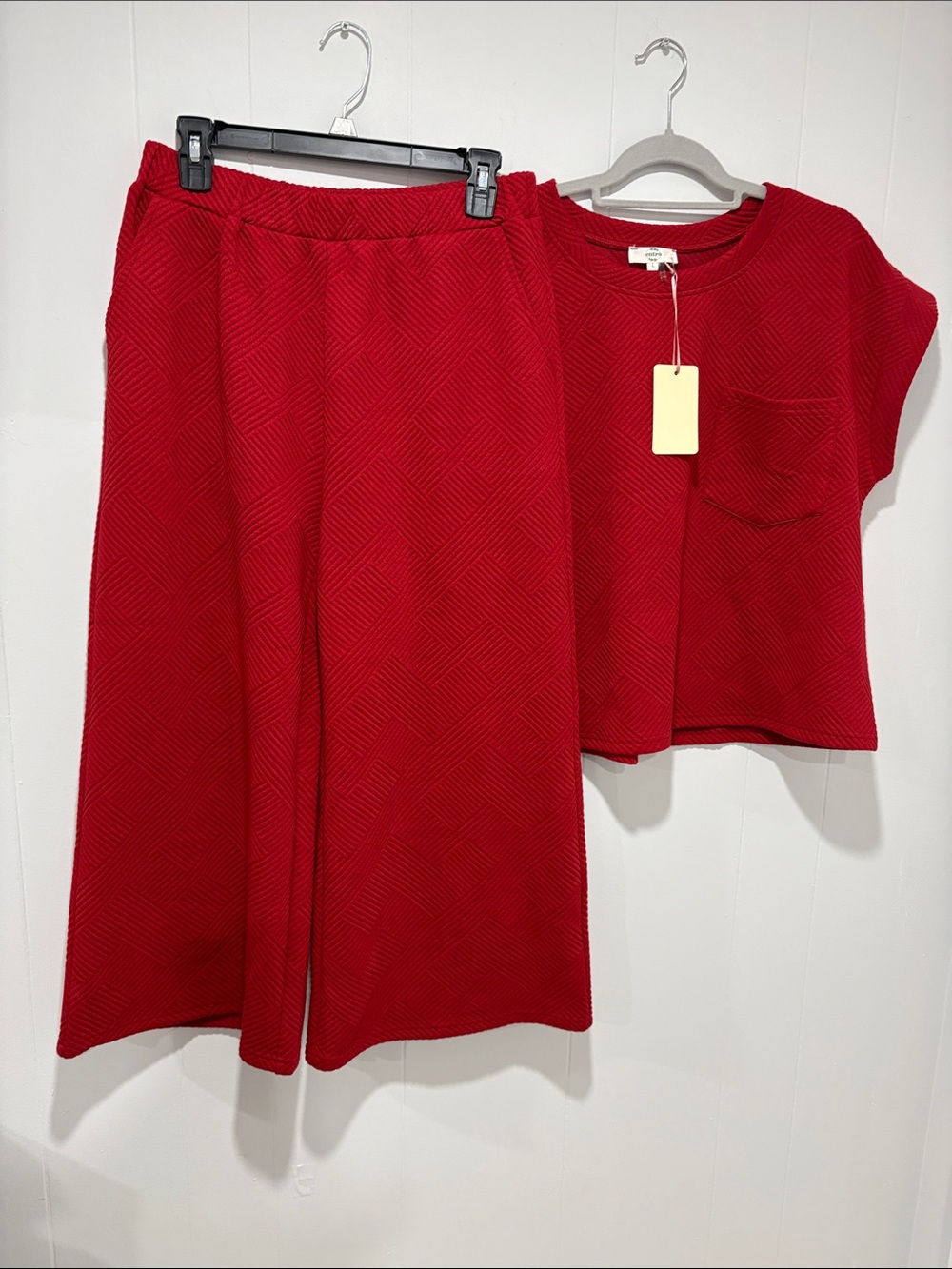 ENTRO Red Knit Wide-Leg Pants with Matching Short-Sleeve Top